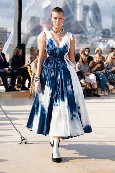 Look 4